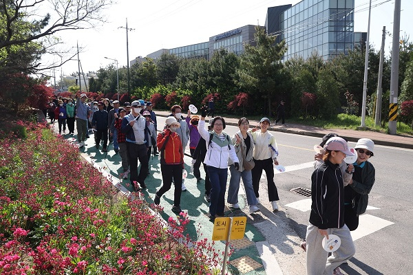 4.한마음 치매극복 걷기행사 성료 3.jpg