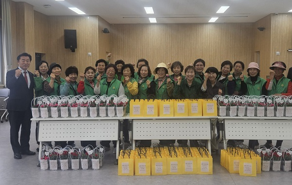 8일 (서부면새마을부녀회, 어버이날 맞이 따뜻한 정 나눠).jpg