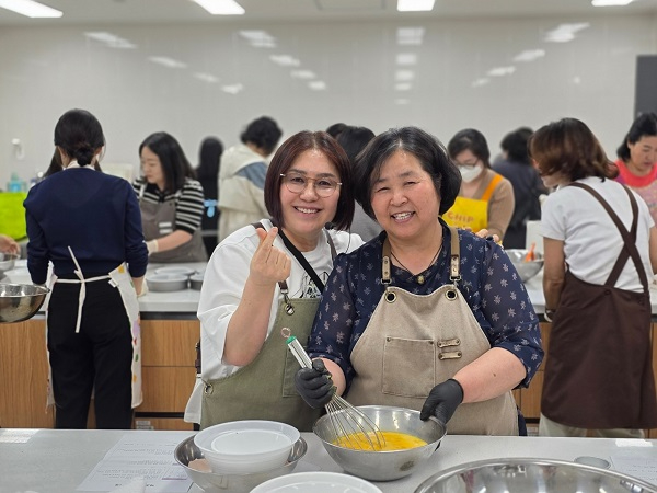 9일 (홍성군, 가정의달 맞아 우리쌀 케이크 교육 성료)2.jpg