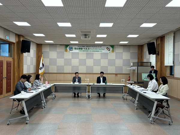 요청사진1.2025년 청소년과 함께하는 재활용가능자원 순환 사업 협약 보도자료 사진2.jpg