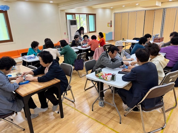 시니어 보드게임 (2).jpg